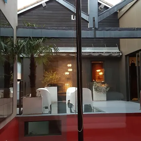 Be Loft Pool & Couette-café Avignon
