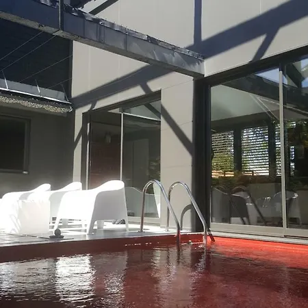 Be Loft Pool&spa 2* Avignon